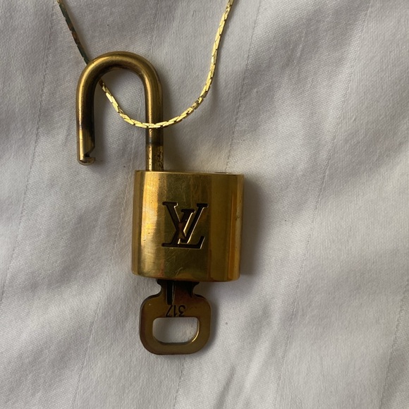 Louis Vuitton Gold Lock and Key on Chain - Picture 5 of 7